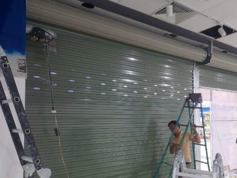 Thi công lắp đặt cửa cuốn tại phường Cẩm‍ Lệ thành phố Đà Nẵng