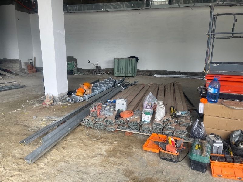 Vật liệu chuẩn bị thi công cửa cuốn