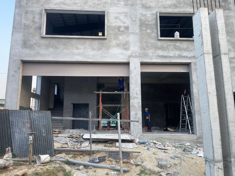 Thi công cửa cuốn khe thoáng tốc cao tại Hòa Xuân-Đà Nẵng.